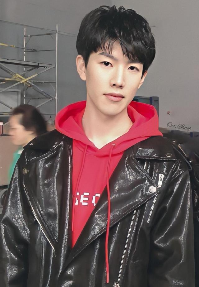  TheShy回归赛场，赛事规则更新首场状态亮眼，FPX观众沸腾！